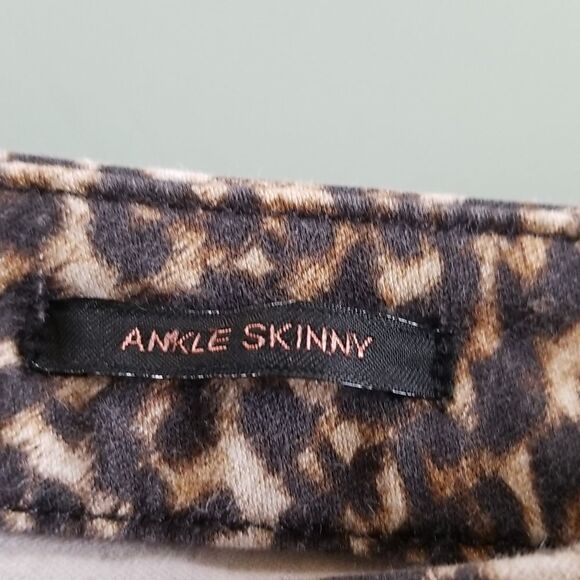 Jen 7 by 7 For All Mankind Animal Print Ankle Skinny Jeans - Picture 5 of 10